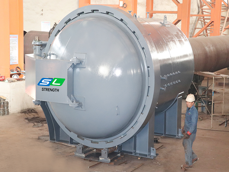 泰国3.5X4米军工热压罐