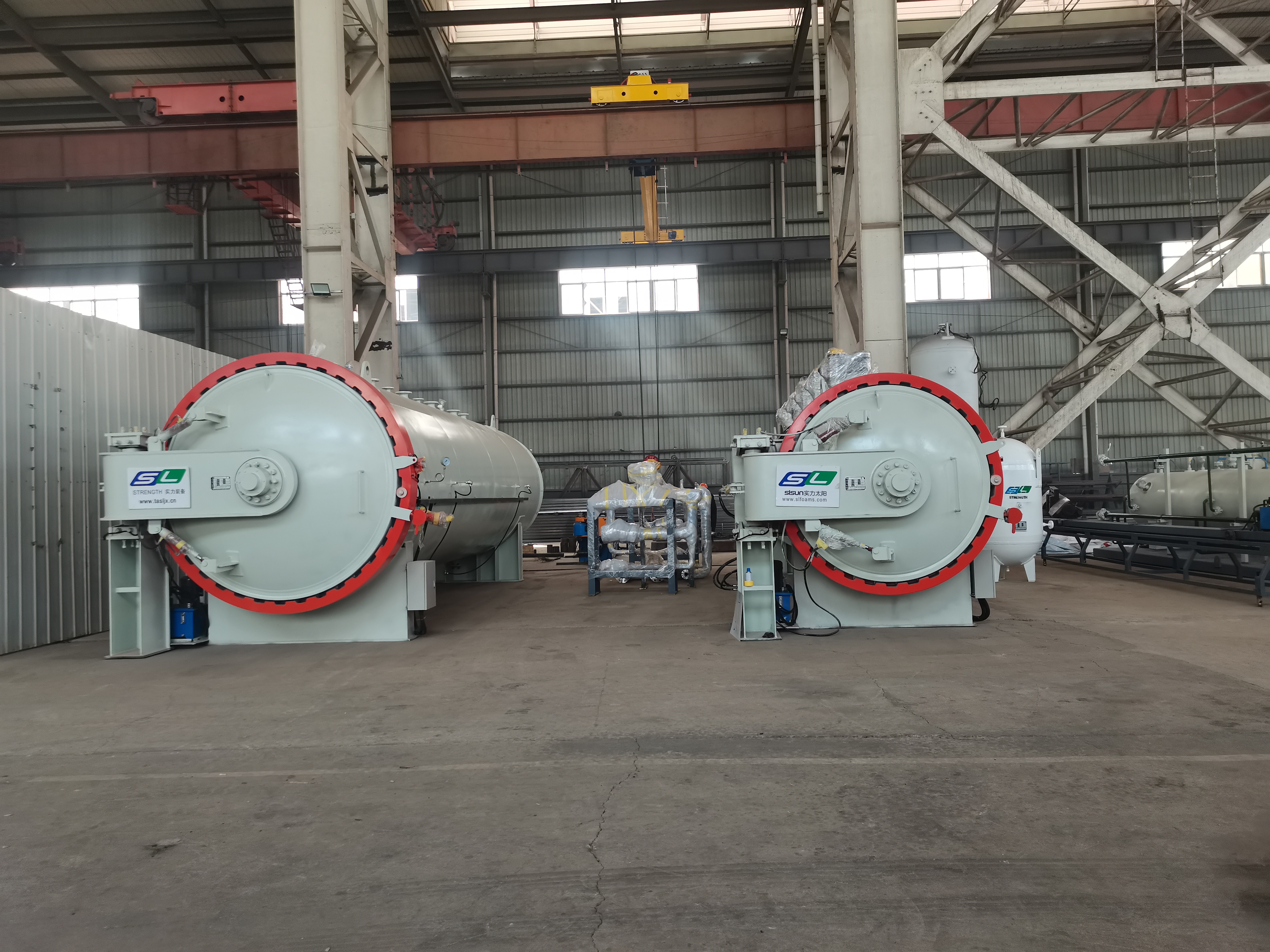 DN2000、DN2400两台新材料热压罐发往江苏
